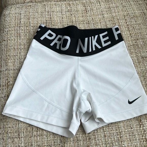 NIKE Pro Dri-Fit Compression Gym Training Shorts 3” White/Black Size XS - Picture 1 of 4